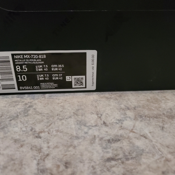 Nike Shoes - Picture 4 of 12